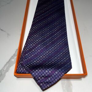 Hermes Purple Patterned Silk Tie - perfect condition